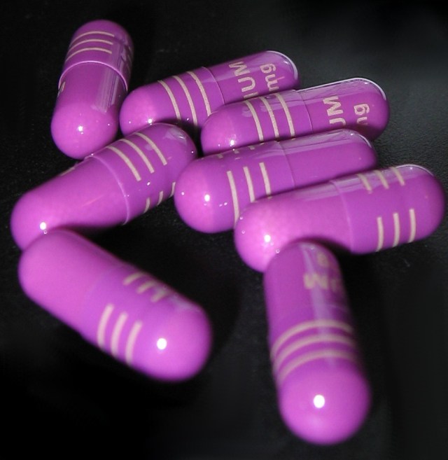 Nexium_(esomeprazole_magnesium)_pills.JPG